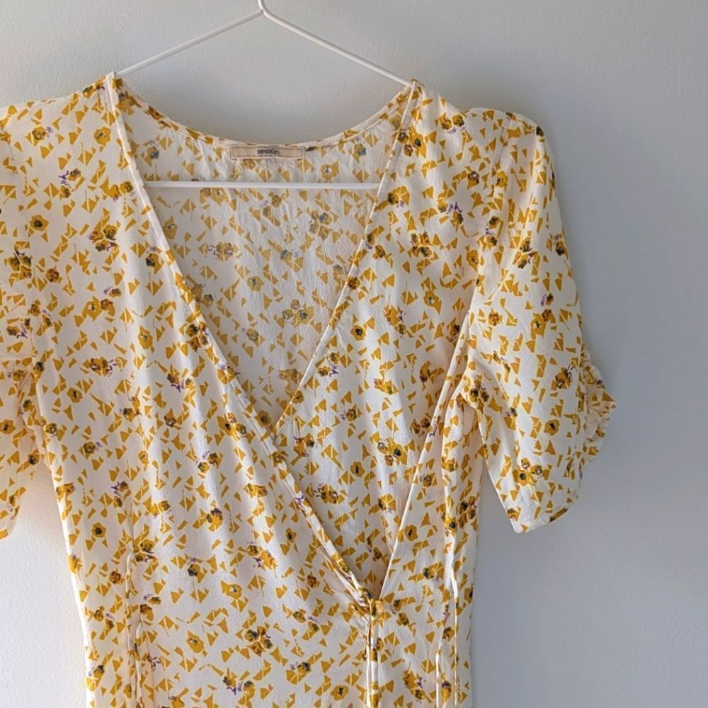 Sessun Floral Button Down Midi Dress - Picture 1 of 9